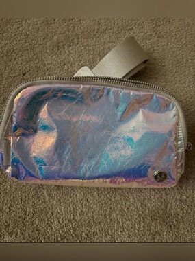 RARE - NWT LULULEMON Everywhere Belt Bag 1L Iridescent/Silver